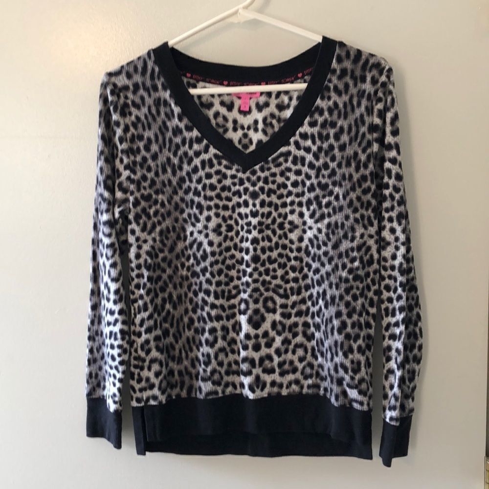 Betsey Johnson Animal Print top  Size S GUC